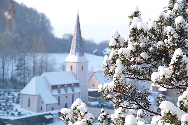 kirche-im-schnee