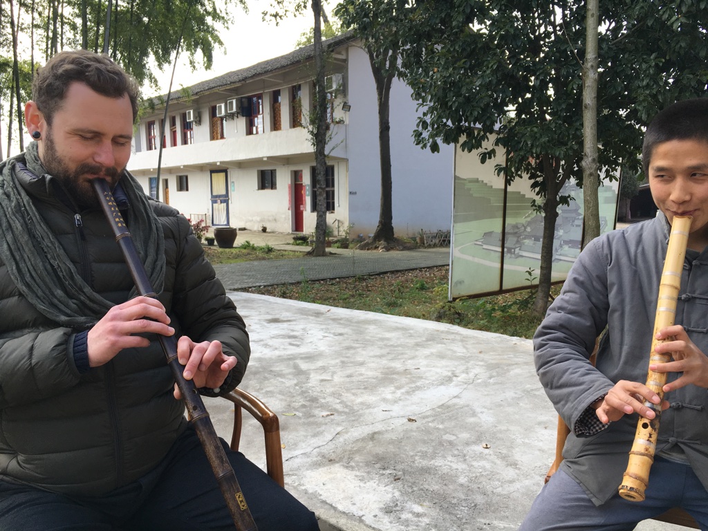 Flötenkonzert im Yaoshan Tempel - Hunan - China